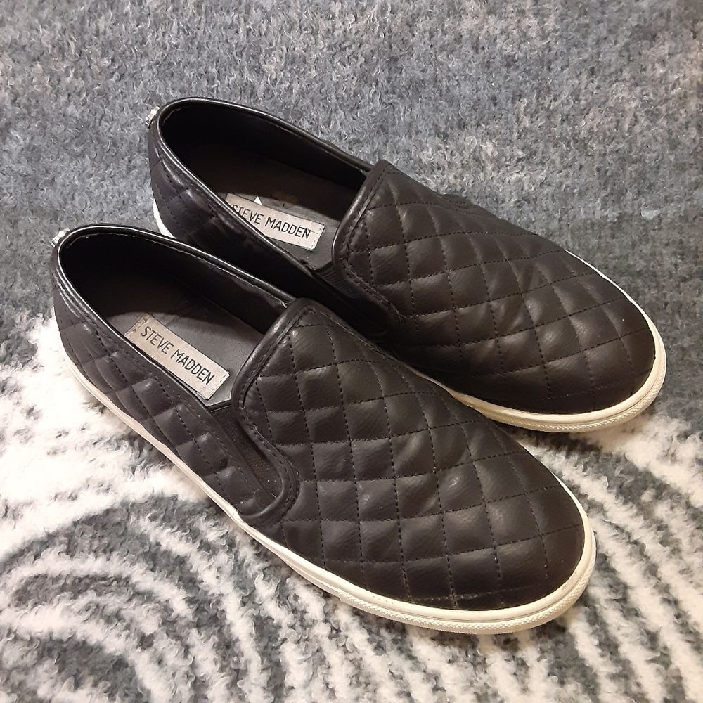 Steve Madden Ecentrcq Quilted Black Loafers Size 9